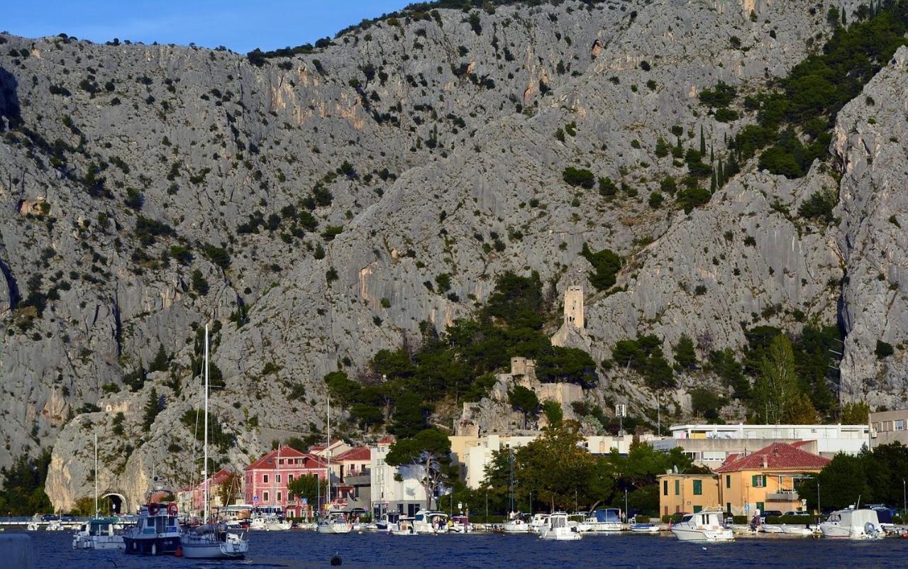 Azure Apartments By The Sea Near City Omiš Exteriér fotografie