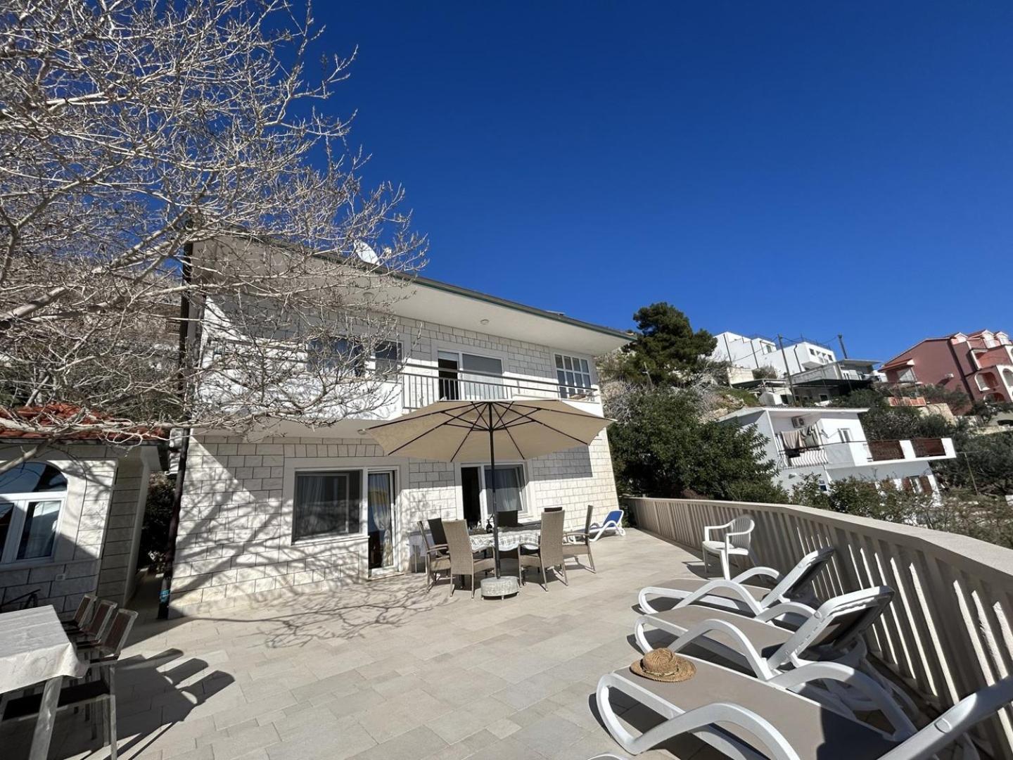 Azure Apartments By The Sea Near City Omiš Exteriér fotografie